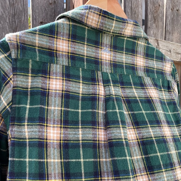 Unisex Flannel Button Down - Small - Picture 4 of 4